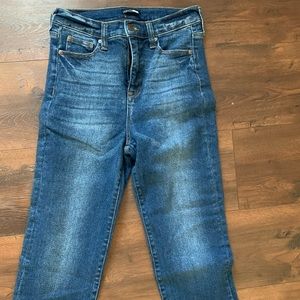 FASHION NOVA STRAIGHT LEGGED ANKLE JEANS